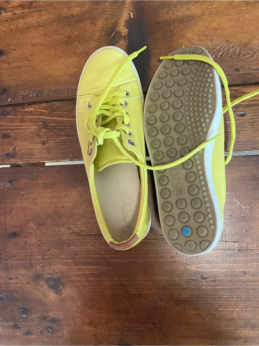 Ecco Bright Yellow Women's Lace-Up Sneakers